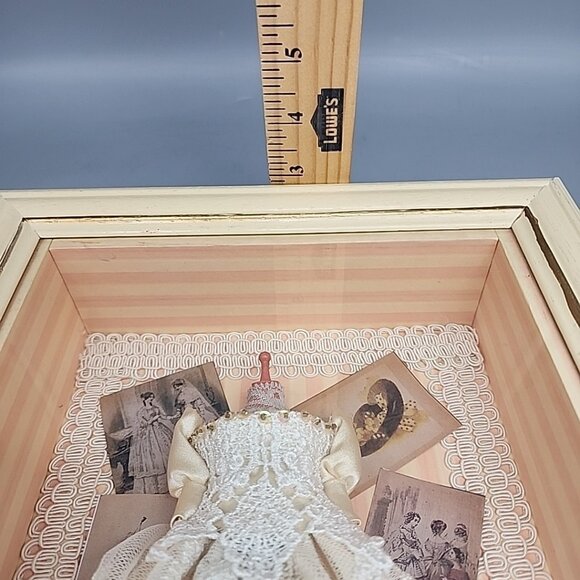 Victorian Shadow Box 3D Diorama Framed Art Ladies Off Whi Dress Roses 13" X 9.5" - Picture 5 of 6